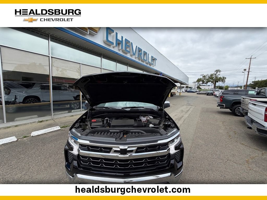 New 2026 Black Chevrolet LT image 27