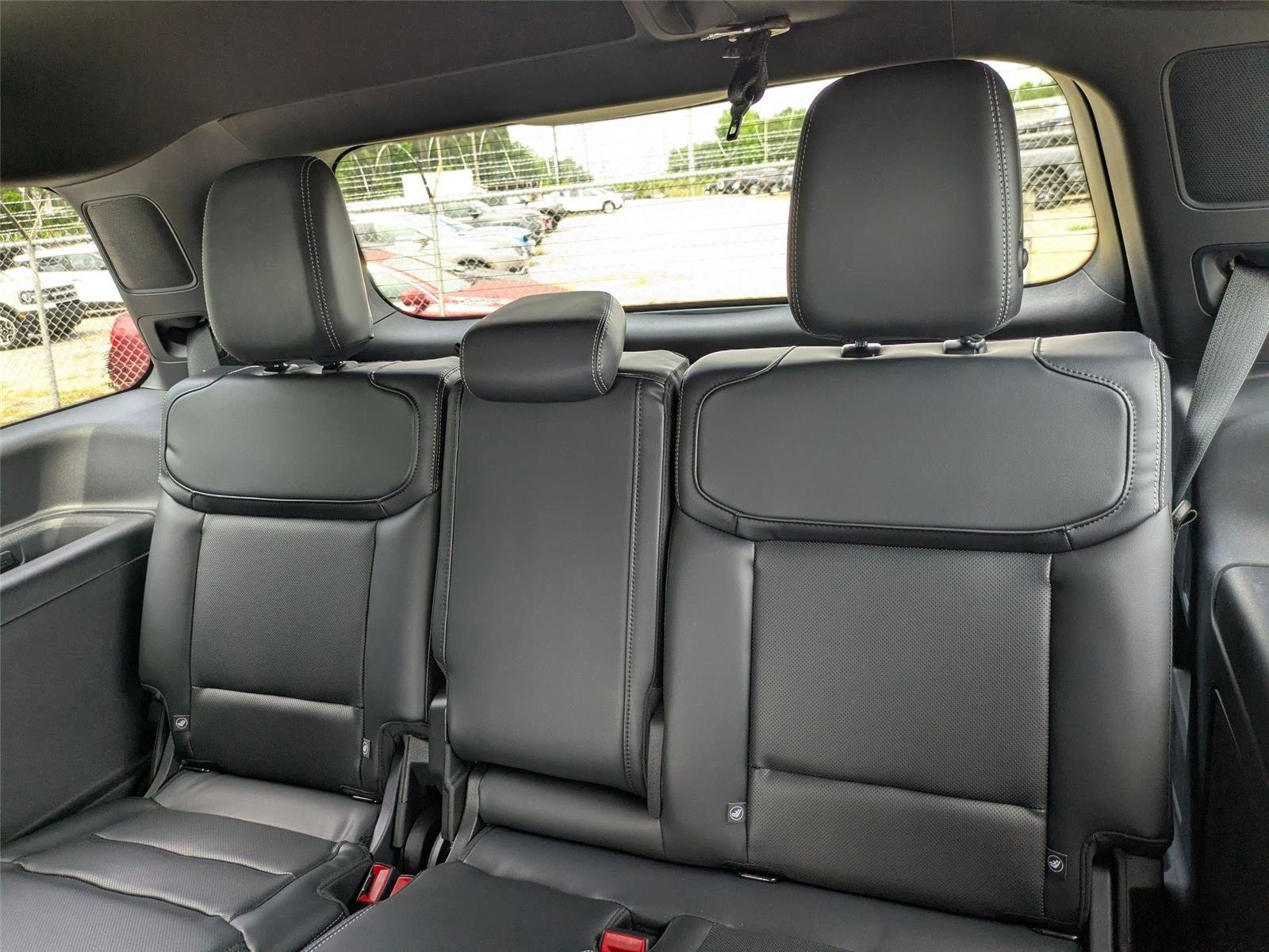 New 2026 Glacier Gray Metallic Tri-Coat Ford Platinum® image 29