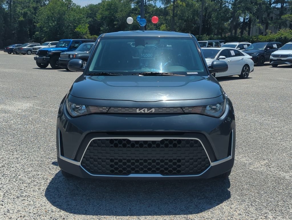 Used 2025  Kia LX image 10