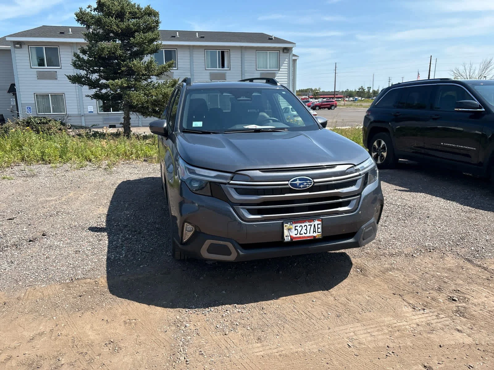Used 2025 Magnetite Gray Metallic Subaru Limited image 5