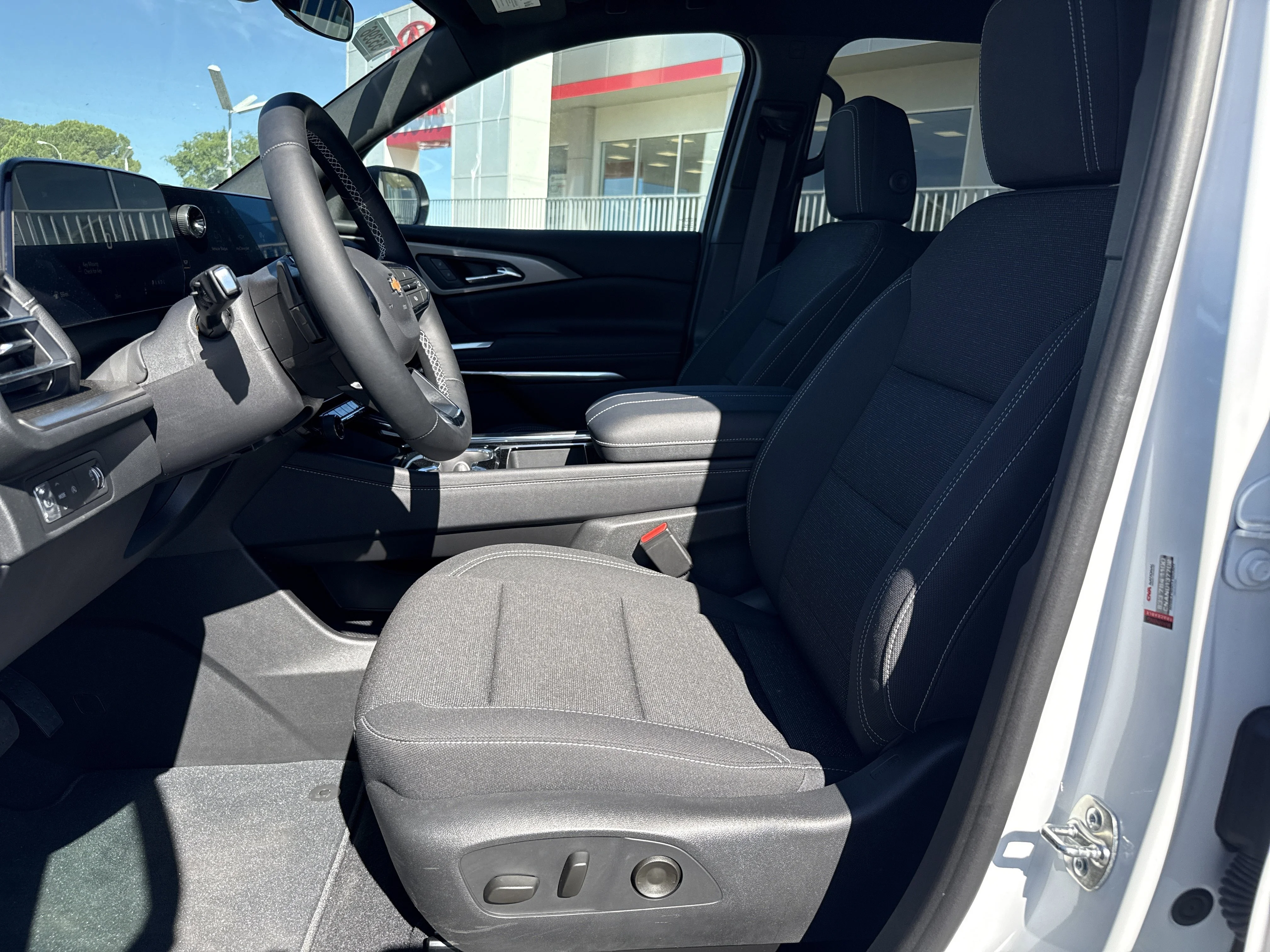 New 2026 Summit White Chevrolet LT image 10