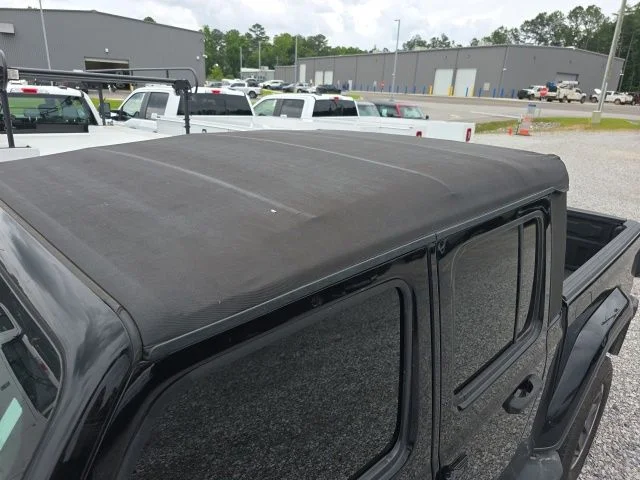 Used 2022 Black Clearcoat Jeep Overland image 3