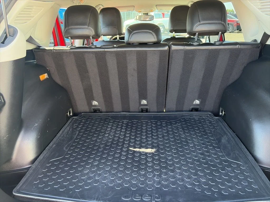 Certified Used 2020 Red Jeep Latitude image 15