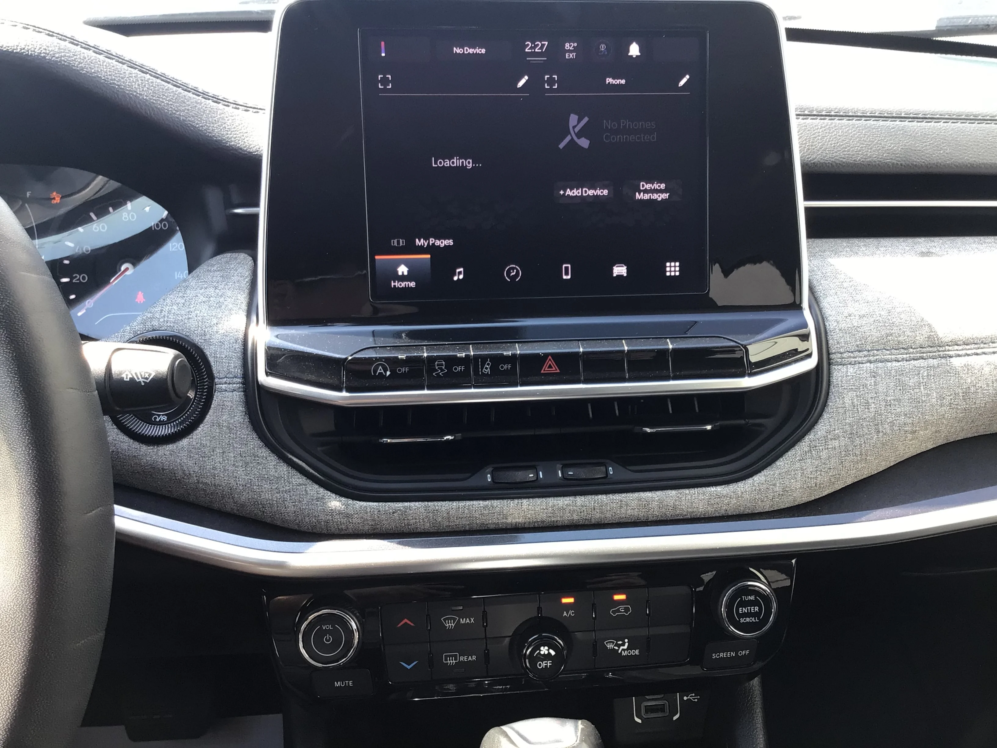 Used 2022 Black Jeep Latitude image 16