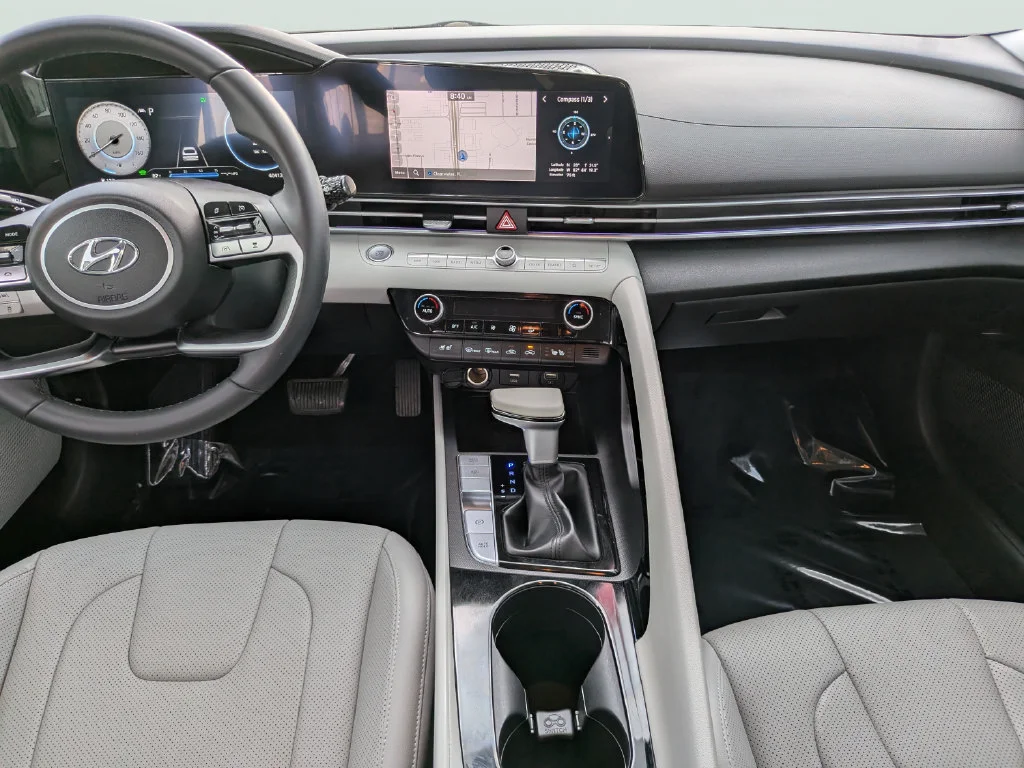 Used 2023 Black Hyundai Limited image 14