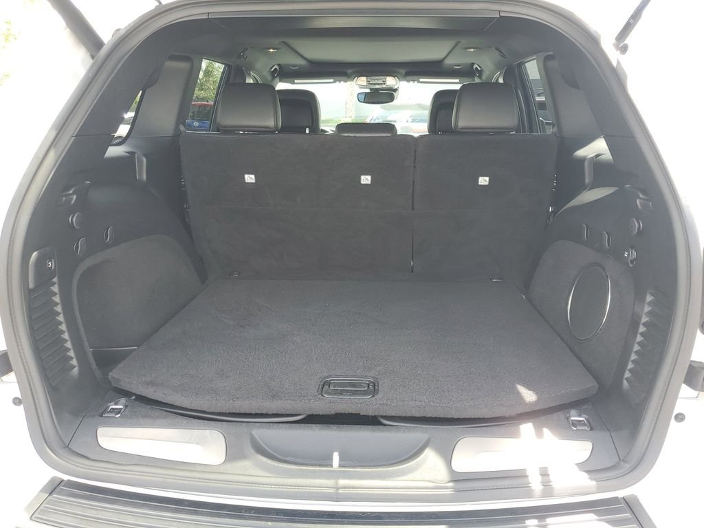 Used 2021 White Jeep Overland image 8