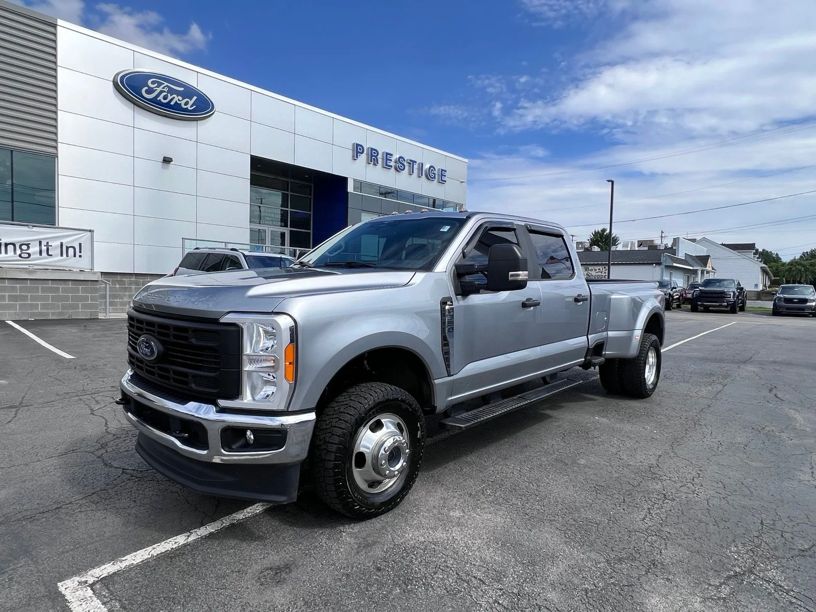 Used 2023 Silver Ford XL image 3