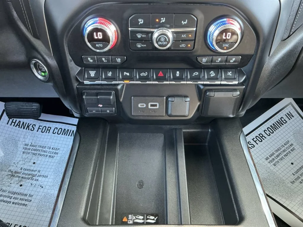 Used 2021 WHITE FROST TRICOAT GMC Denali image 23
