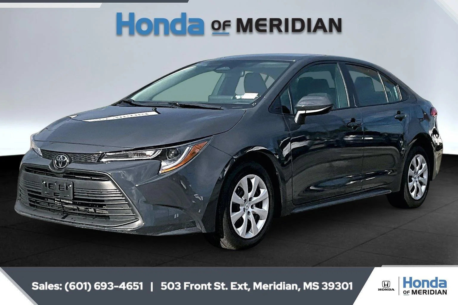 Used 2025 Underground Toyota LE image 10