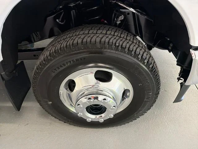 New 2026 Oxford White Ford F-350® Lariat® image 22