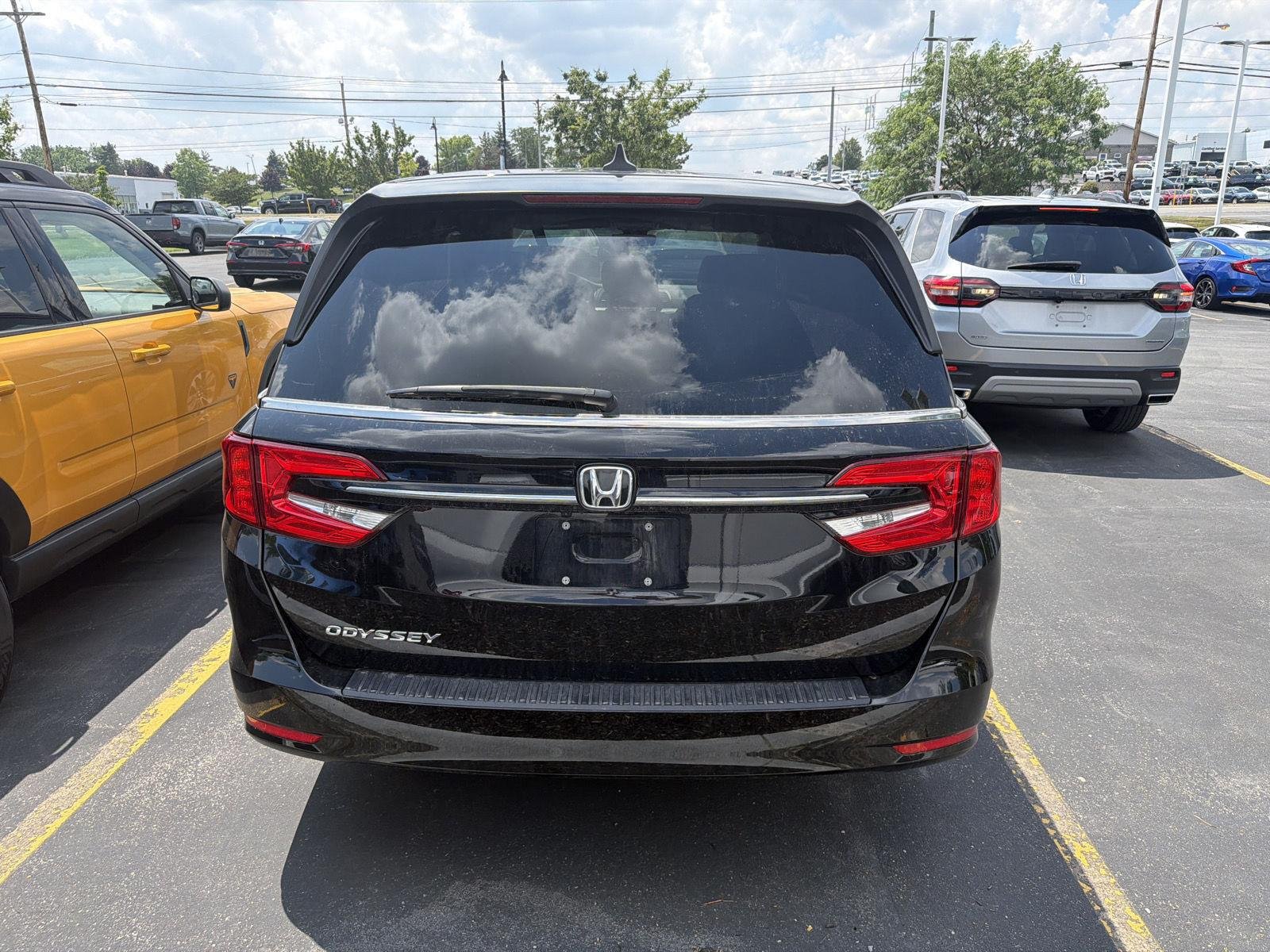 Used 2024 Crystal Black Pearl Honda EX-L image 13