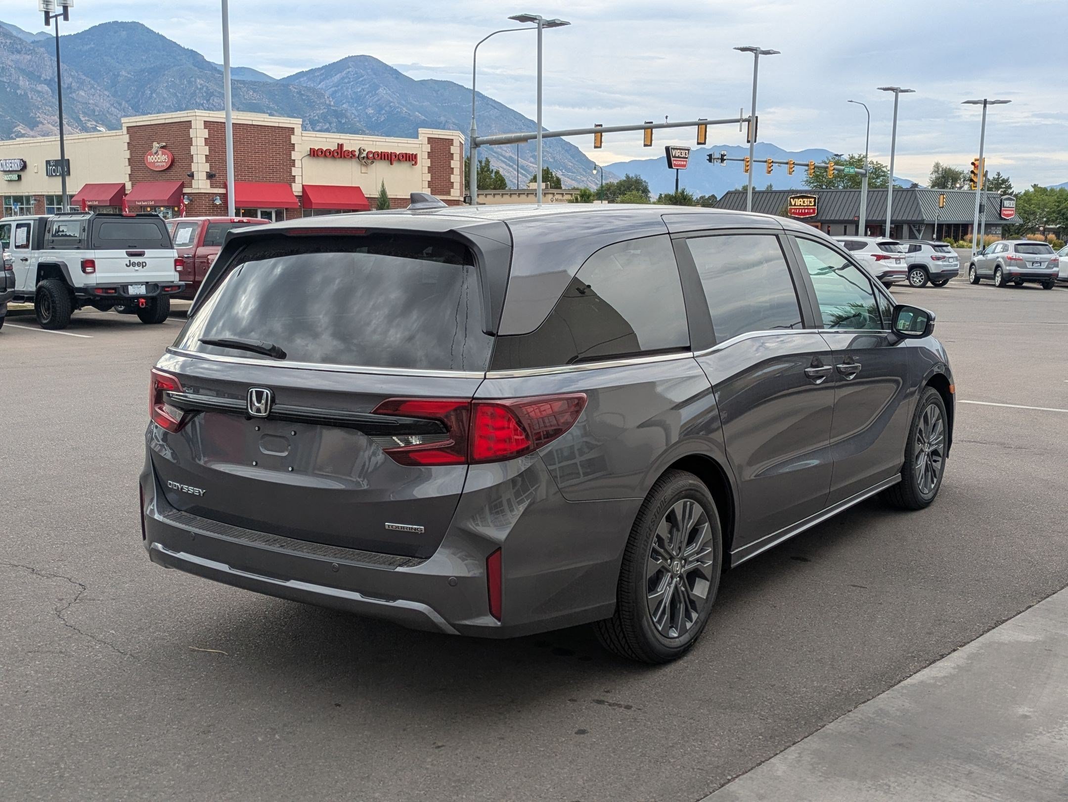 New 2026 Modern Steel Metallic Honda EX-L image 3