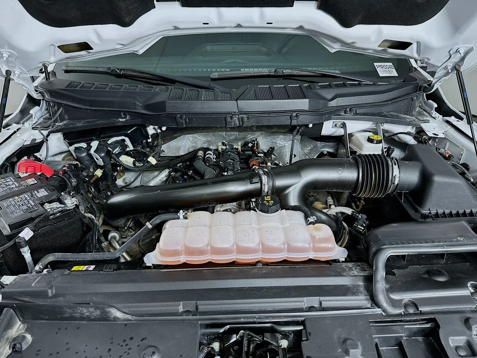 Used 2025 Oxford White Ford Lariat image 31