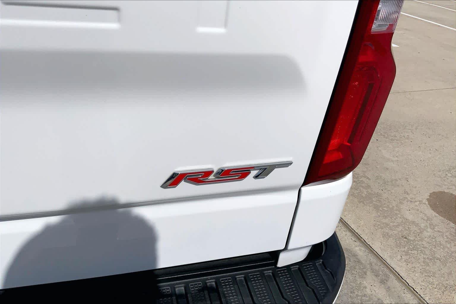 Used 2022 Summit White Chevrolet RST image 10