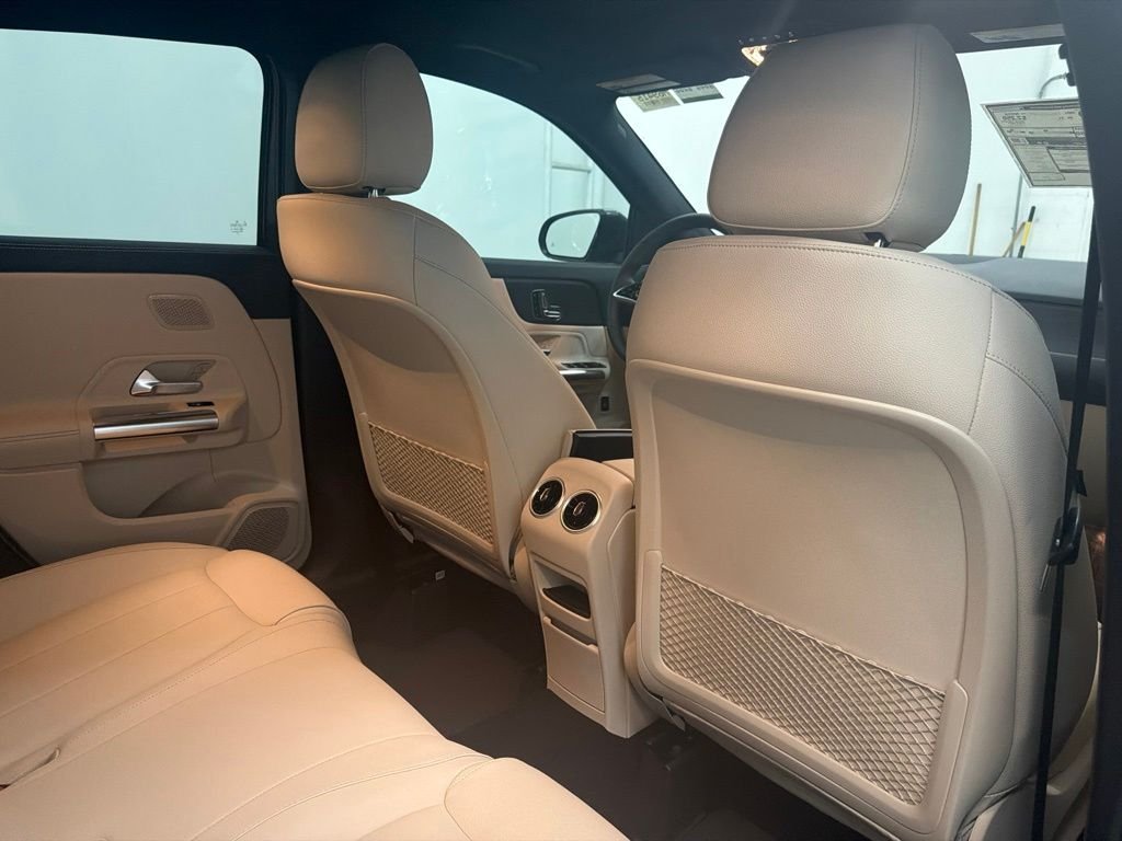 New 2026 Mountain Grey Metallic Mercedes-Benz GLA 250 image 25