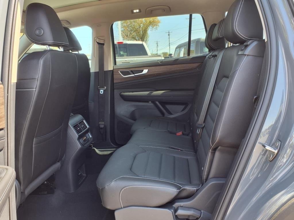 2025 Volkswagen Atlas SEL - Photo 26