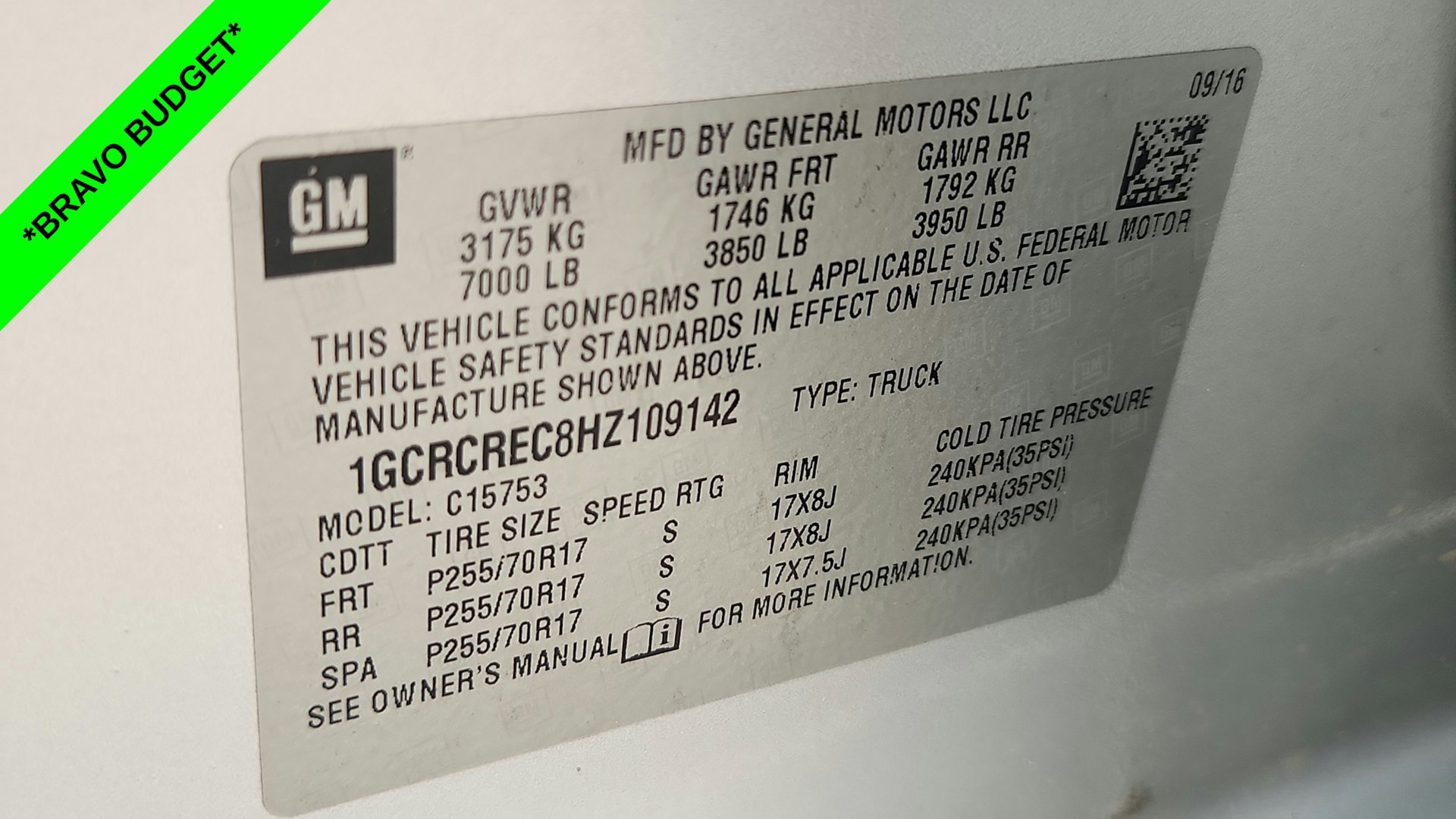 Certified Used 2017 SILVER ICE METALLIC Chevrolet LT image 29