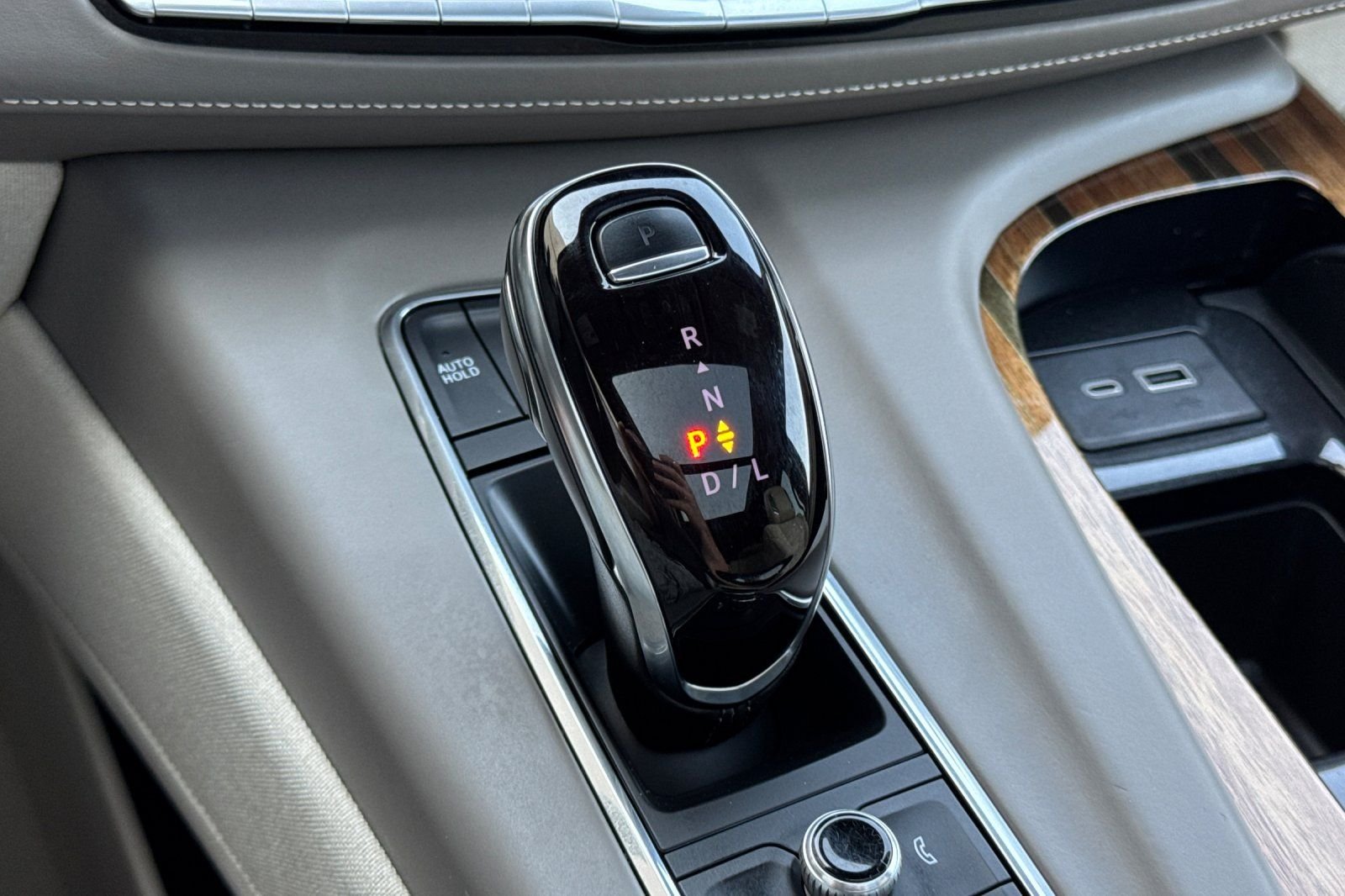 Used 2024 White Cadillac Sport Platinum image 28