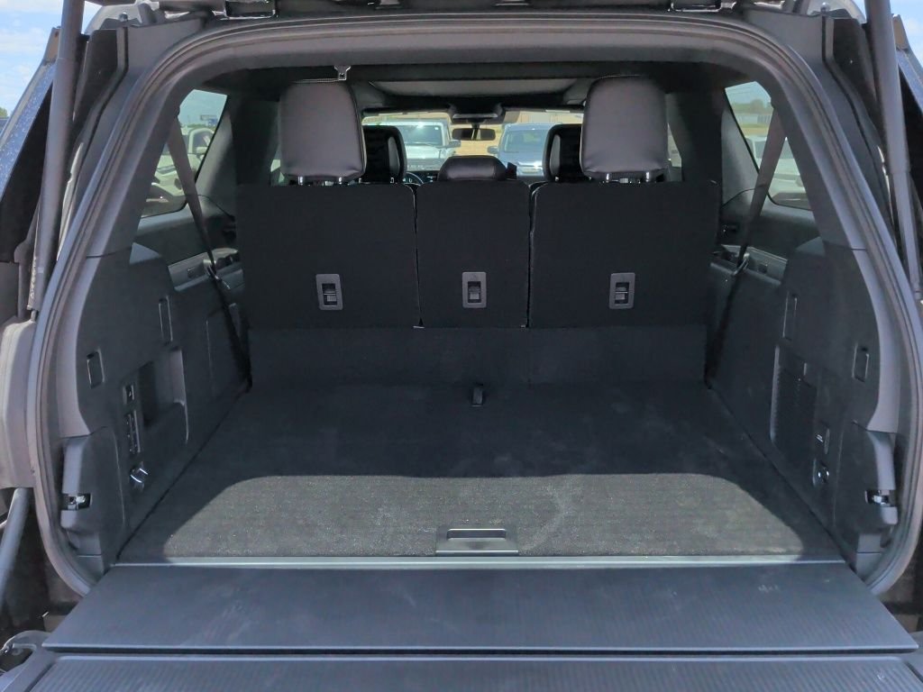 New 2027 Dark Matter Gray Metallic Ford MAX Platinum image 45