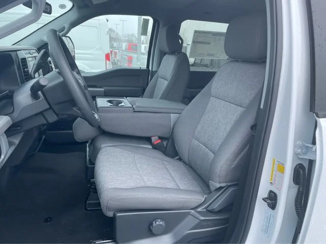 New 2026 Oxford White Ford F-350® XL image 15