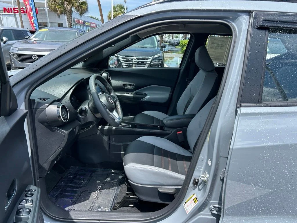 Used 2024 Boulder Gray Metallic Nissan SR image 17