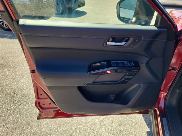 New 2026 Nissan Pathfinder Platinum