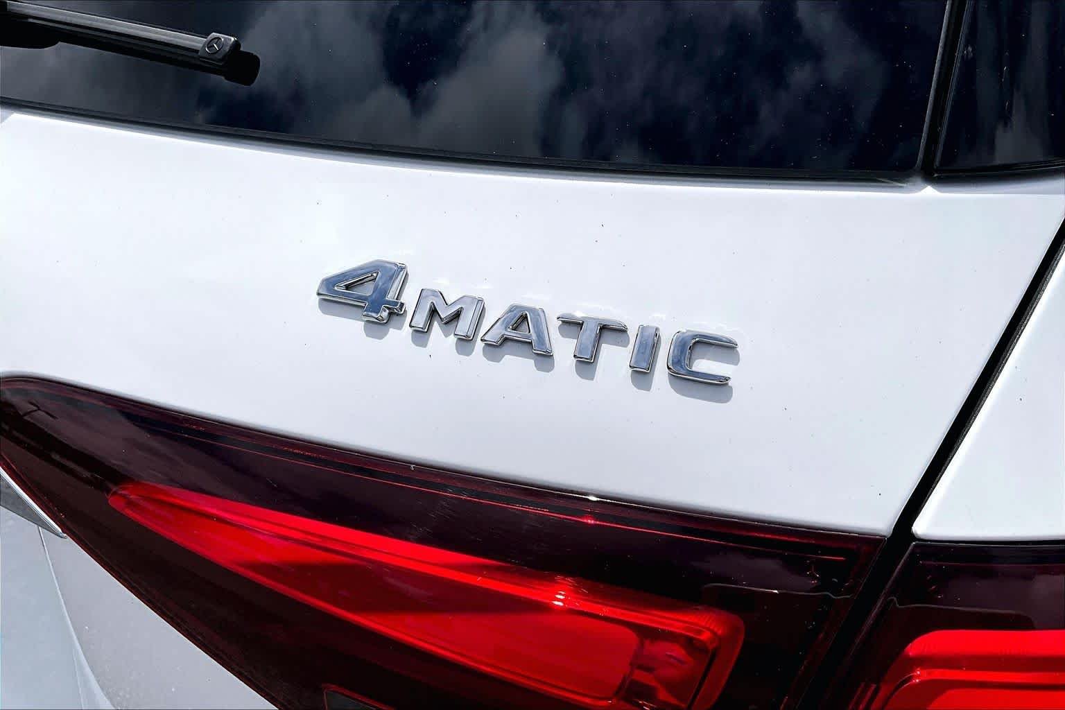 Certified Used 2025 Polar White Mercedes-Benz GLE 450e image 10