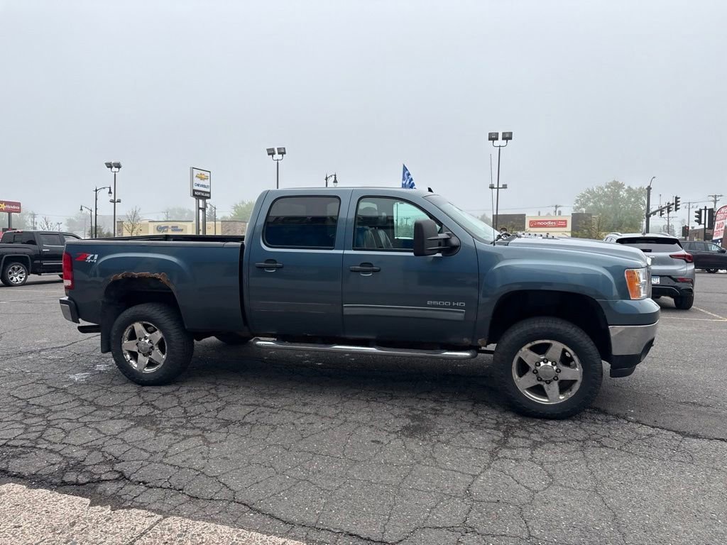 Used 2013 Stealth Gray Metallic GMC SLE image 6
