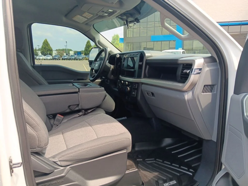 Used 2024 Oxford White Ford XL image 32