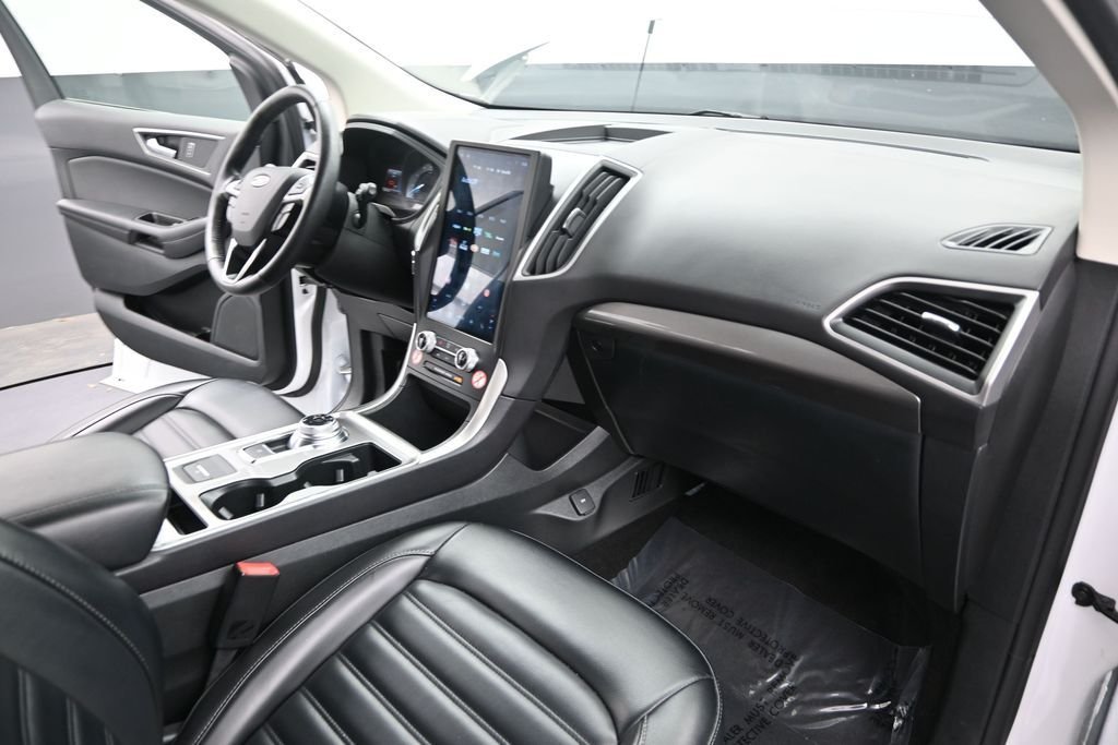 Used 2024 White Ford SEL image 26
