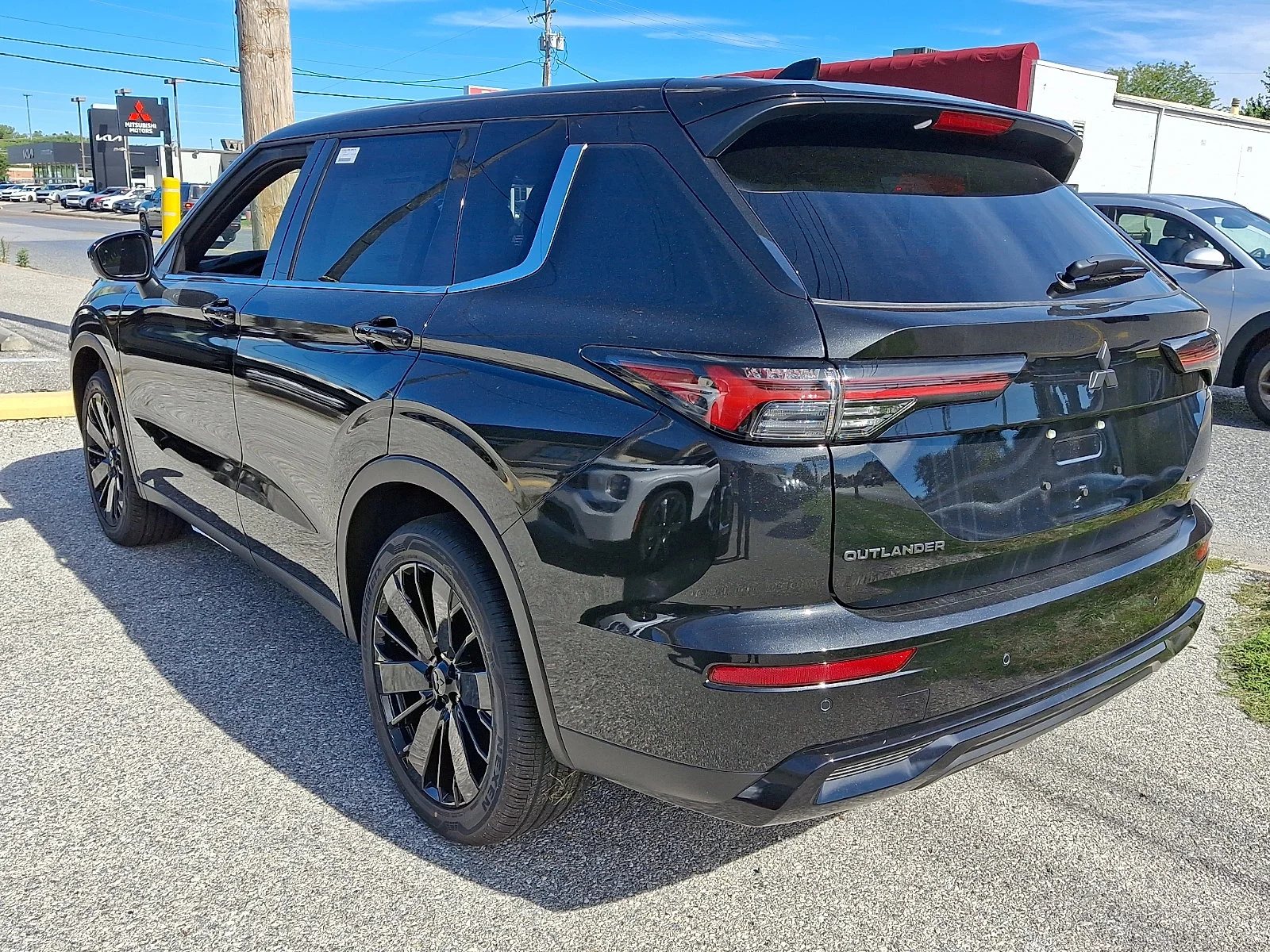 New 2026 Black Mitsubishi LE image 5