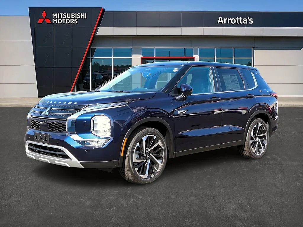 New 2025 Cosmic Blue Metallic Mitsubishi SE image 3