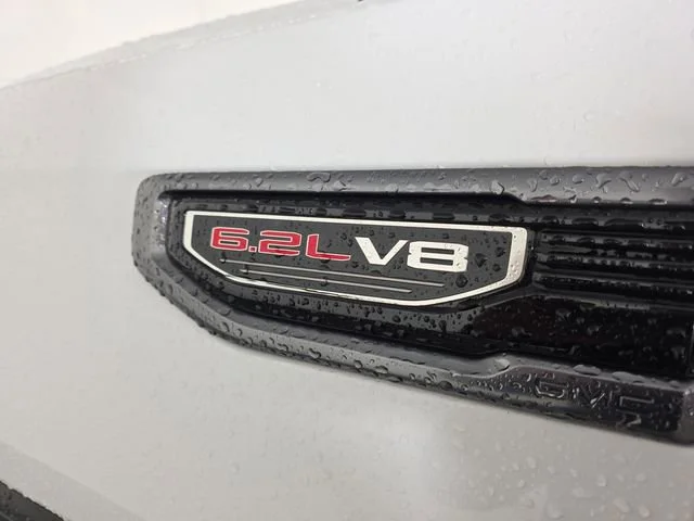 Used 2021 Summit White GMC AT4 image 10
