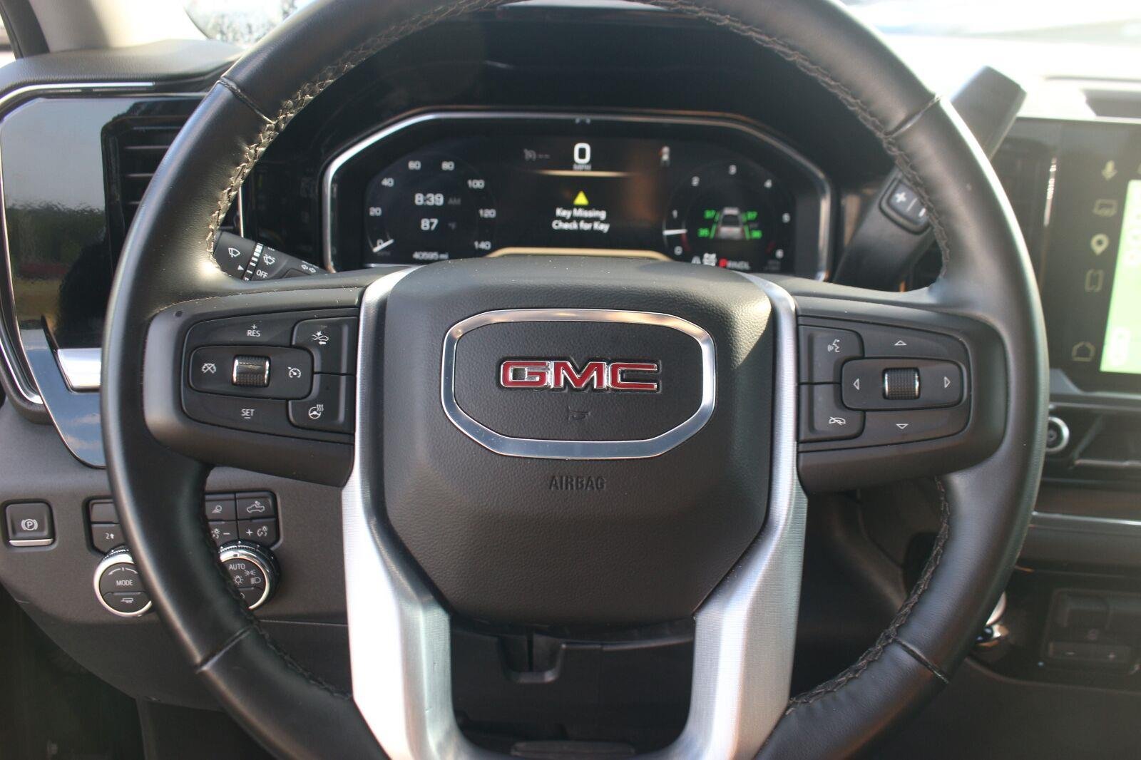 Used 2025 Onyx Black GMC SLT image 20