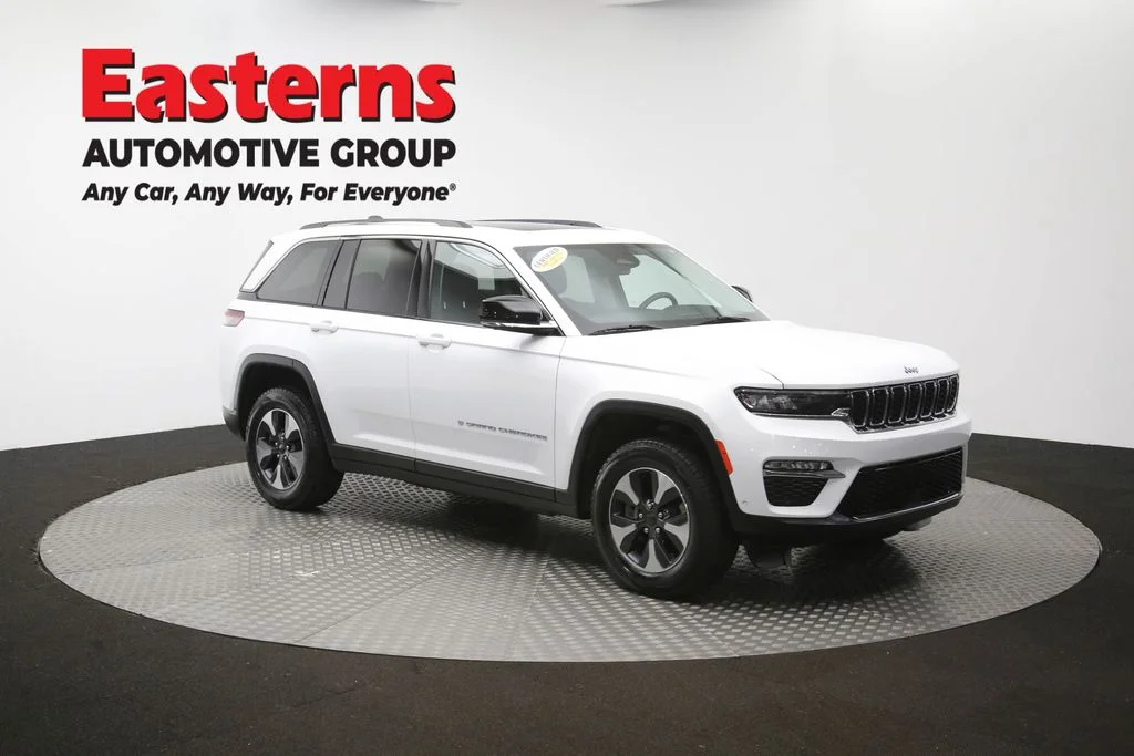 Used 2022 White Jeep 4xe image 52