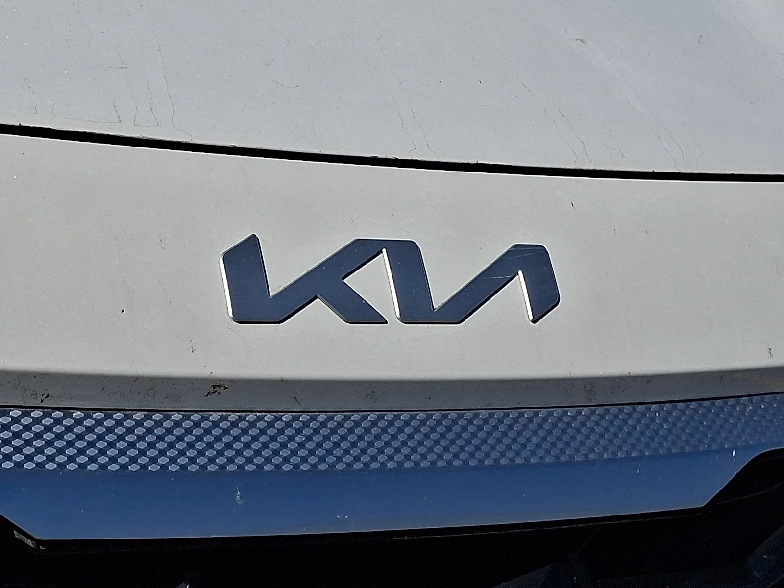 Certified Used 2024 White Kia LX image 10