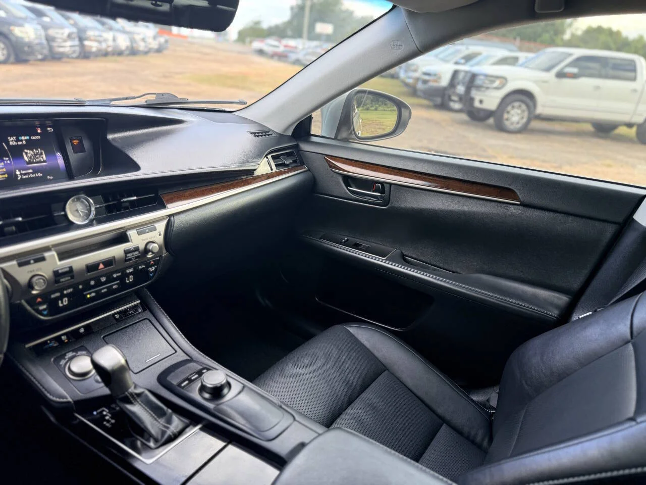 Used 2017 Silver Lexus Base 4dr Sedan image 19
