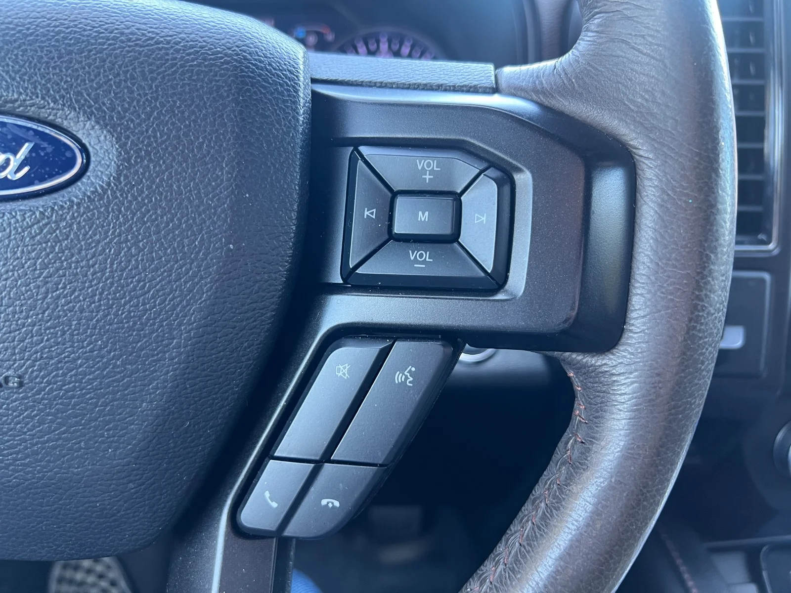 Used 2020 Red Ford King Ranch image 11