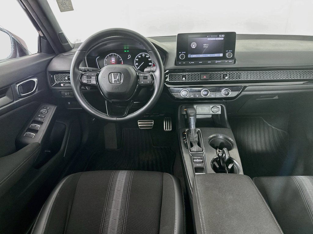 Used 2025  Honda Sport image 21