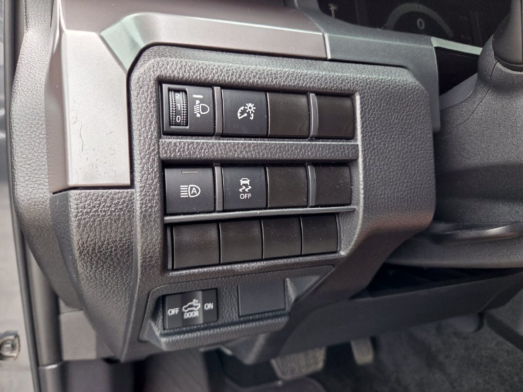 2025 Toyota Tacoma SR5 - Photo 23
