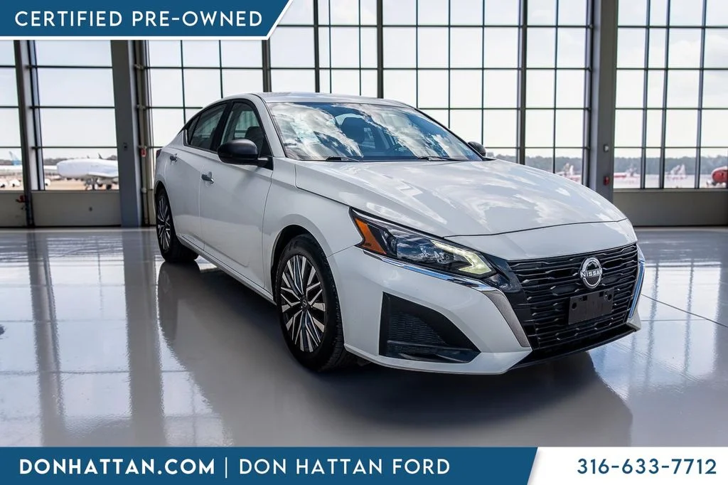 2025 Nissan Altima SV - Photo 32