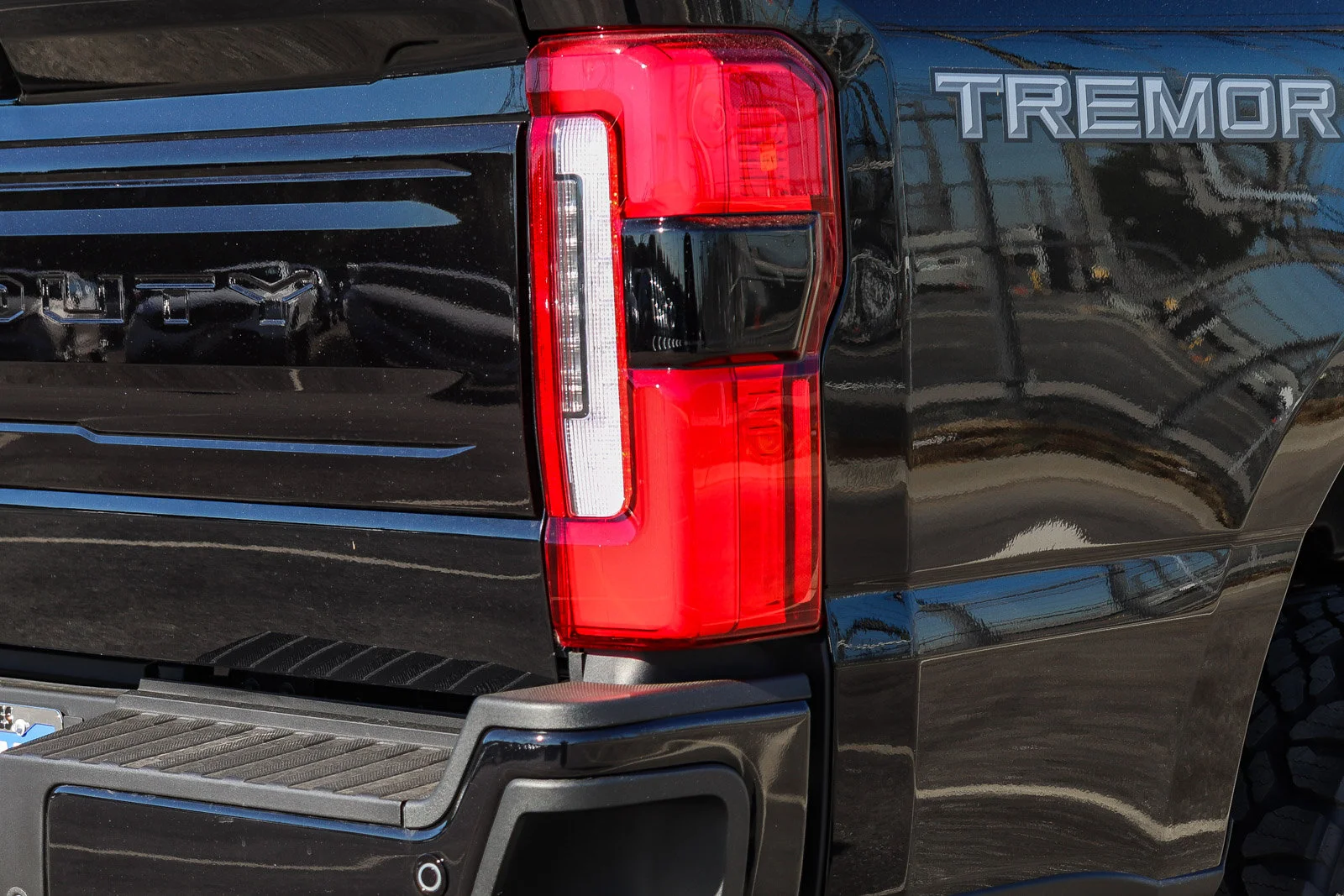 2026 Ford F-250 Super Duty Platinum - Photo 9