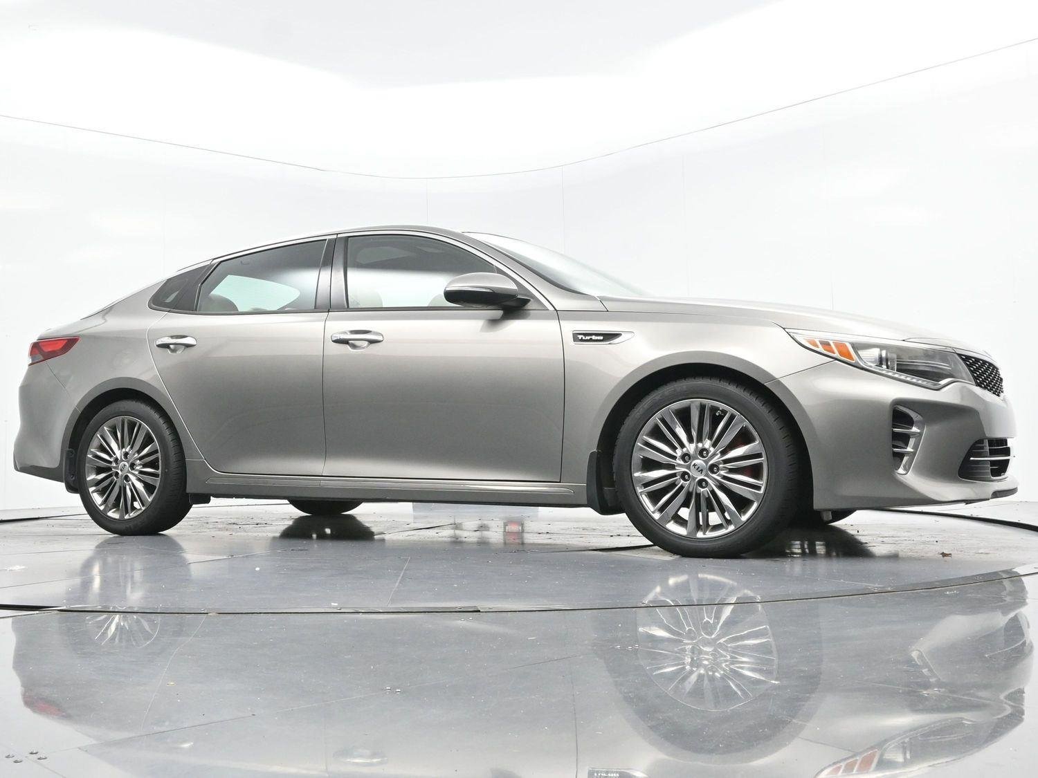 Used 2016 Titanium Silver Kia SXL Turbo image 44