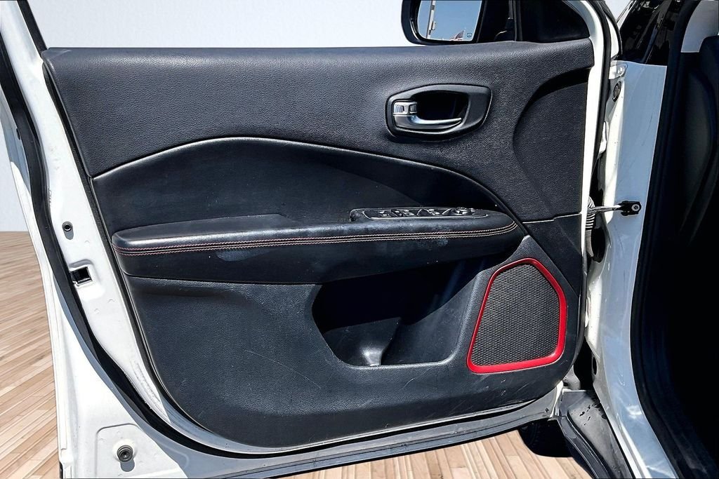 Used 2020 White Jeep Trailhawk image 15