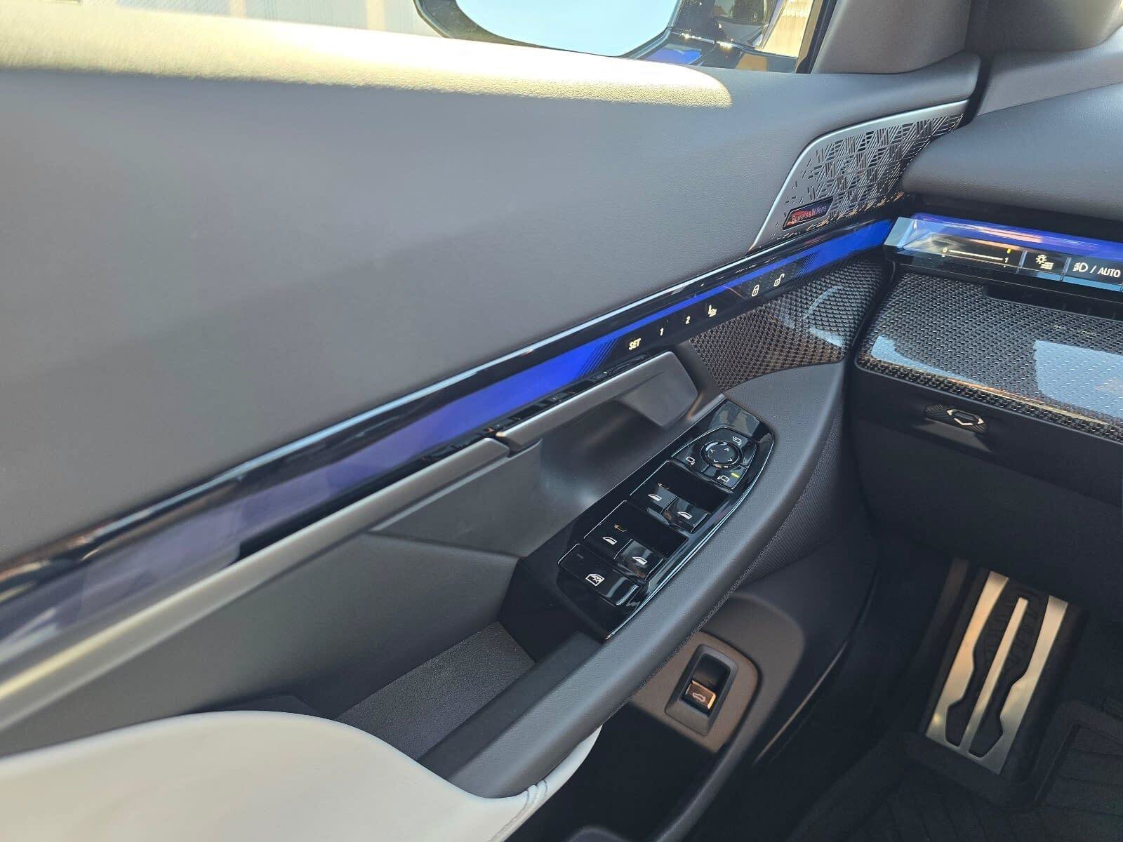 New 2027 Marina Bay Blue Metallic BMW Base image 29