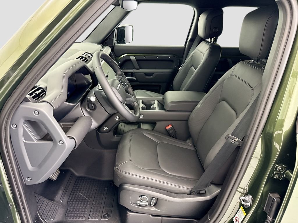 New 2026 Woolstone Green Land Rover X-Dynamic SE image 18