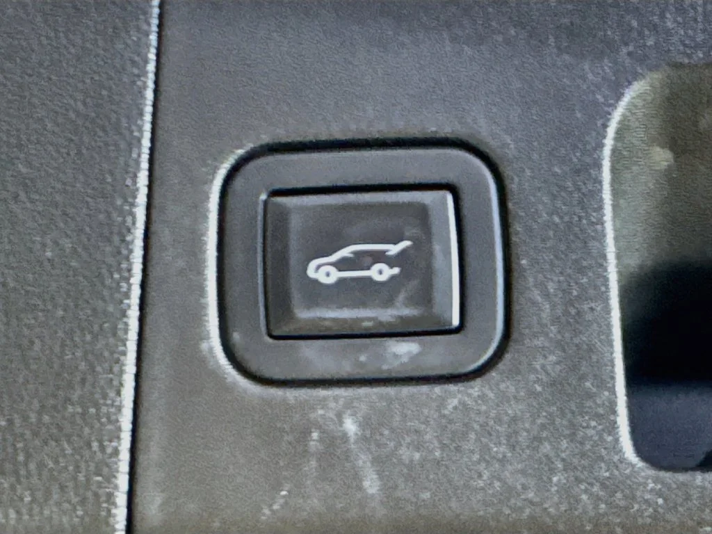 Used 2019 Black Cadillac Premium Luxury image 33