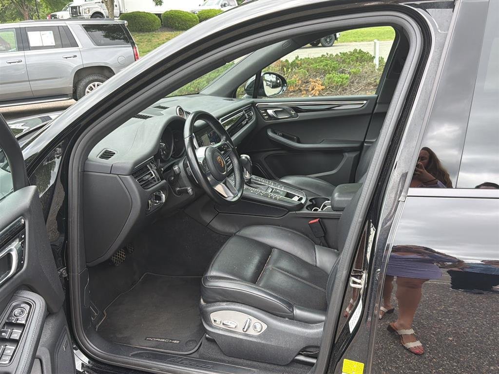 Used 2020 Black Porsche Base image 10