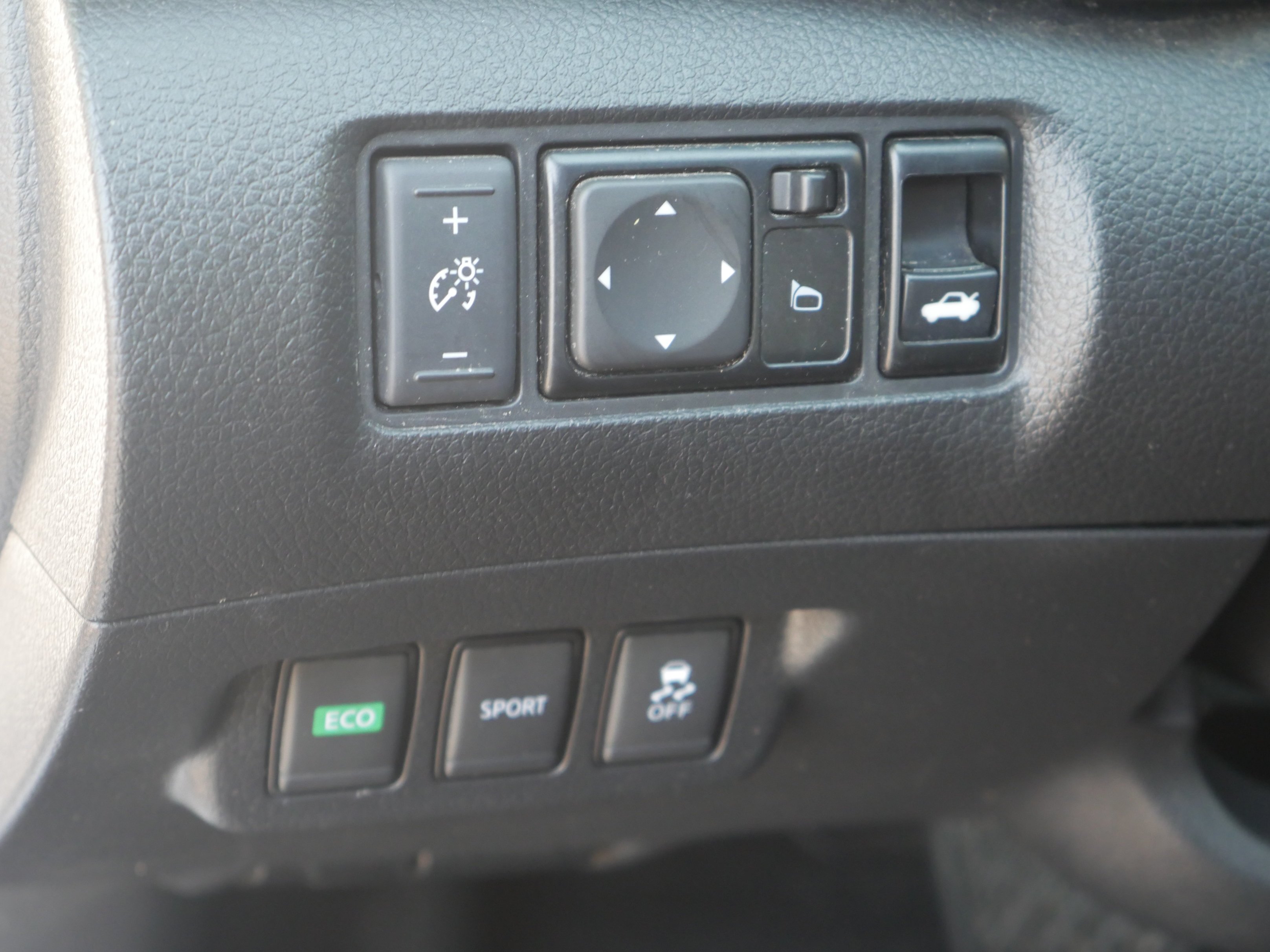 Used 2018 Fresh Powder Nissan S image 5