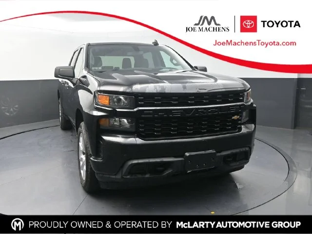 Used 2020  Chevrolet Custom image 1
